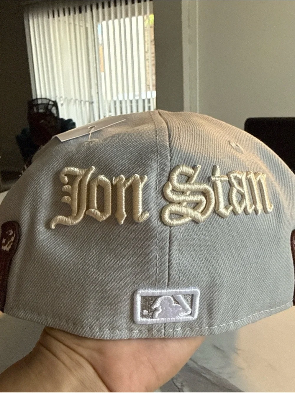 New Era Kids LA Embroidered Snapback Hat in Light Gray